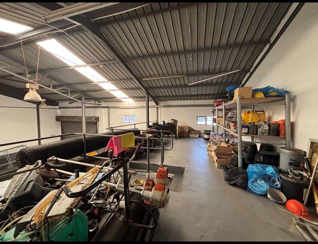 217M² WAREHOUSE TO LET IN EPPING INDUSTRIAL